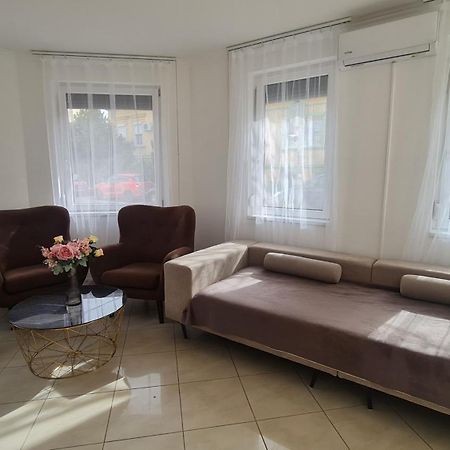Tulipan Apartman Szeged Exterior foto