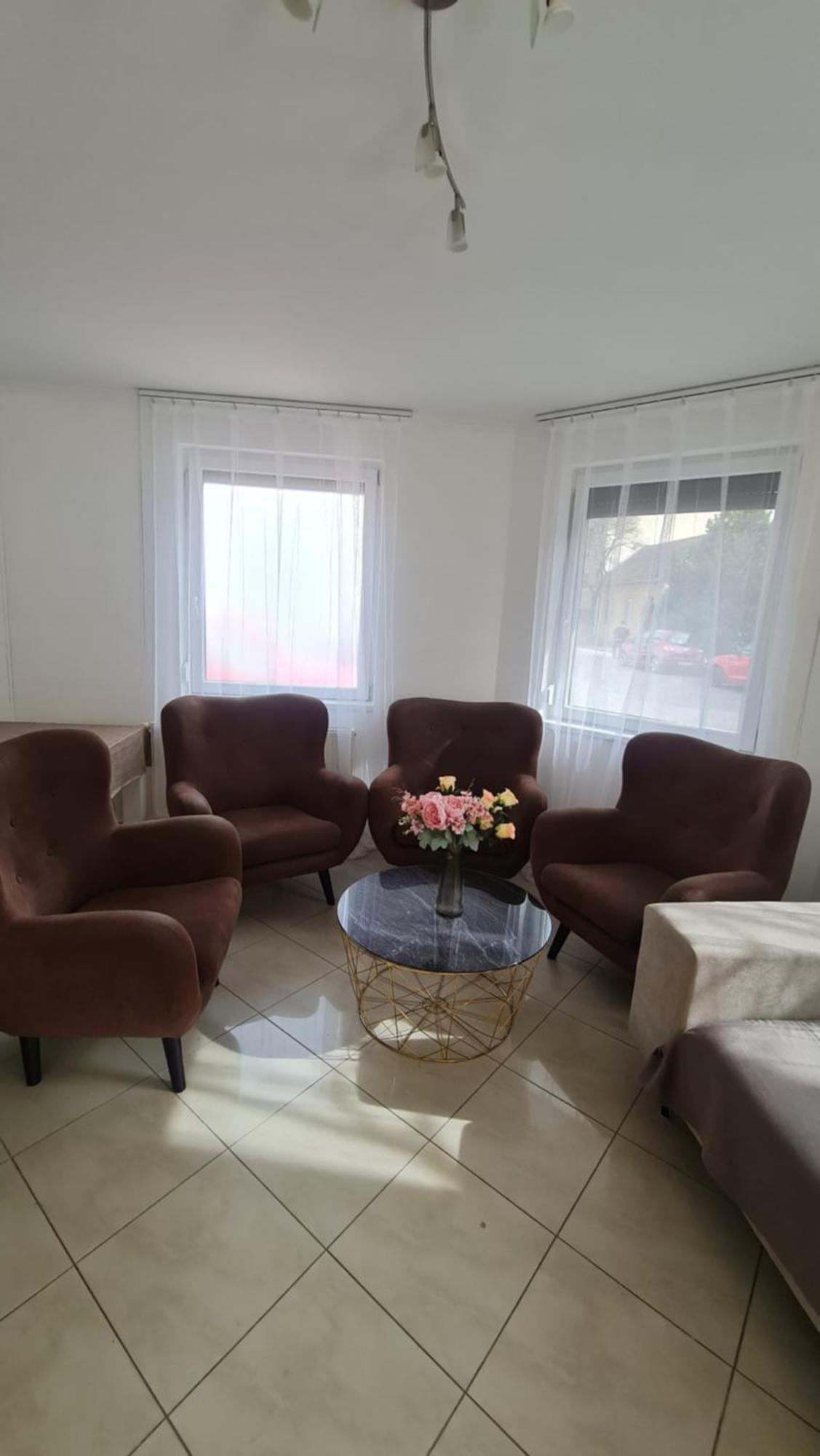 Tulipan Apartman Szeged Exterior foto